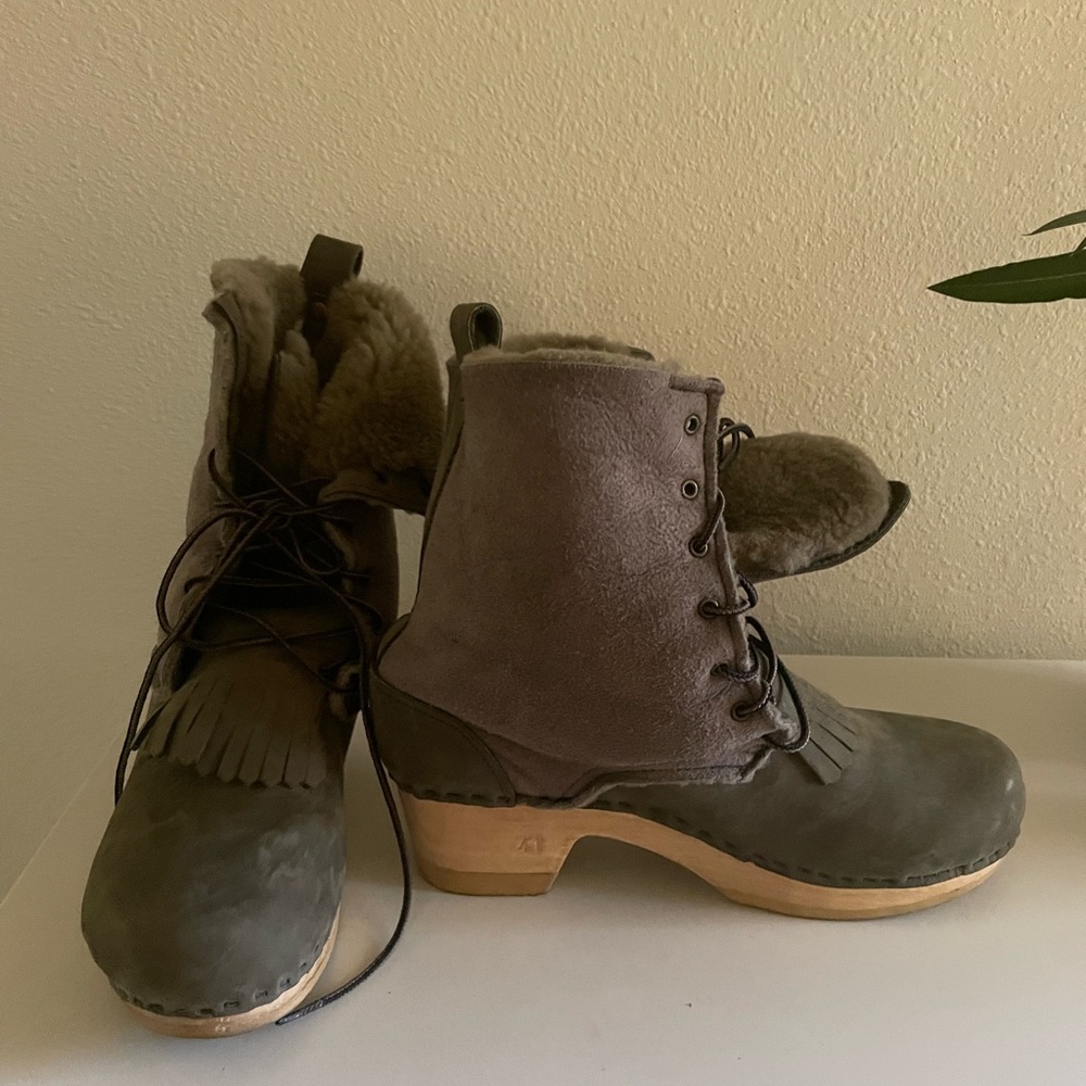 Shearling Lined Boot Clogs Grey-Great Condition - image 3